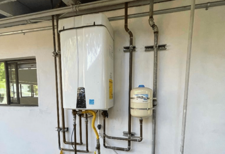 Tankless Water Heater - On Call Water Heaters in Glendale, CA